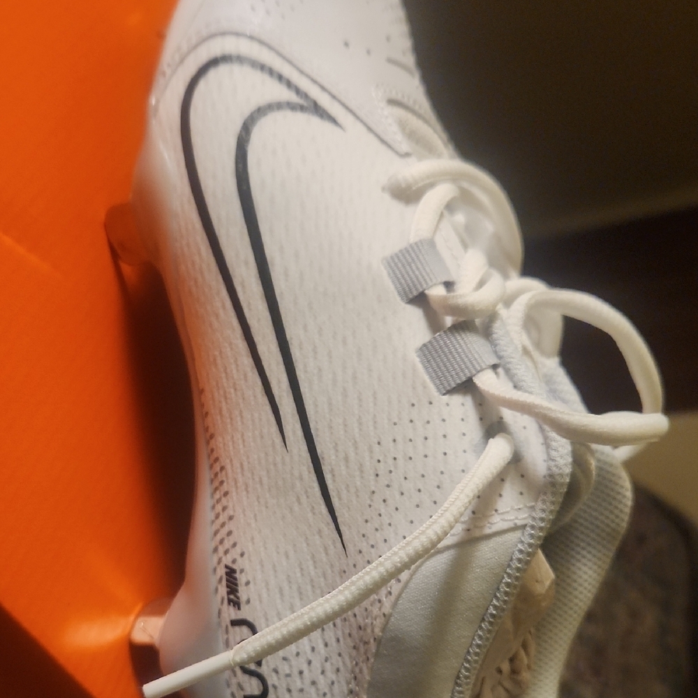 Nike White and Black Athletic Cleats